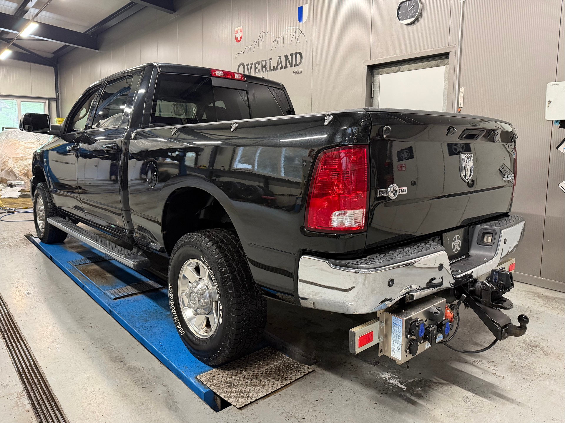 DODGE 2500 CUMMINS-showroom-element-2