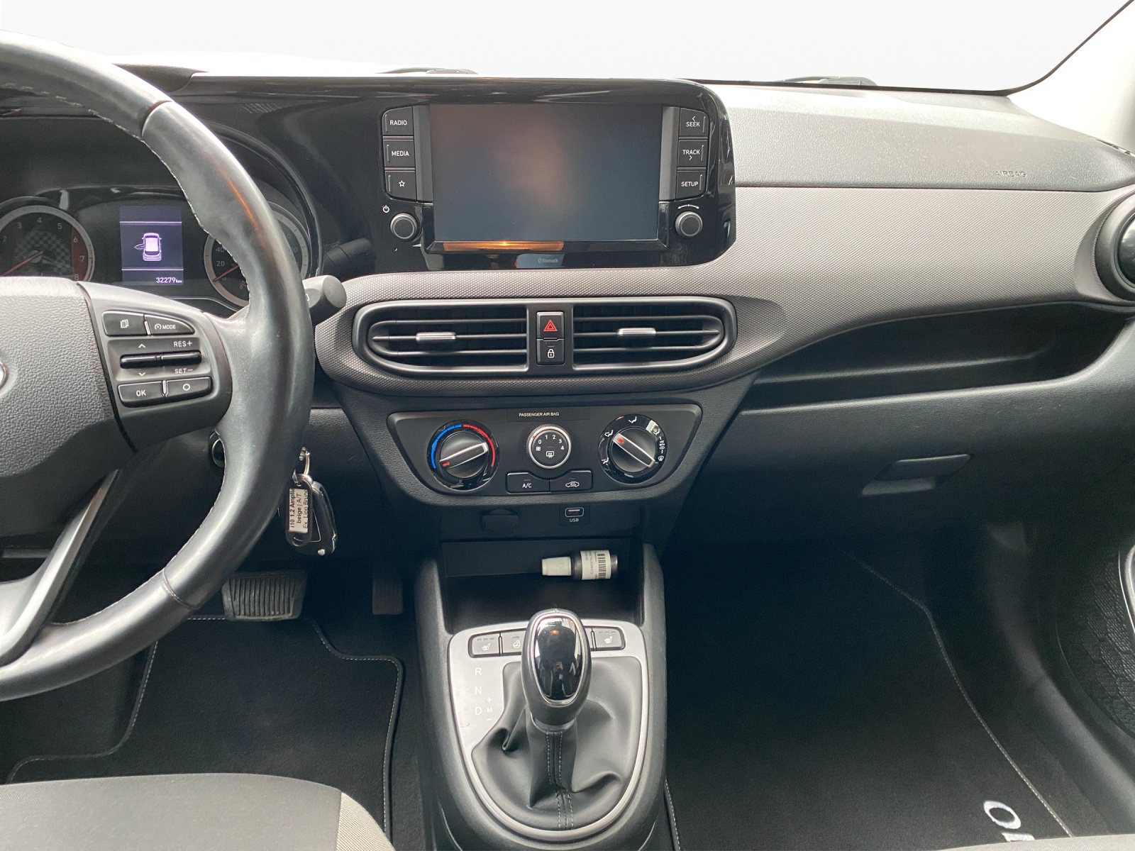 HYUNDAI i10 1.2 Amplia-image-13