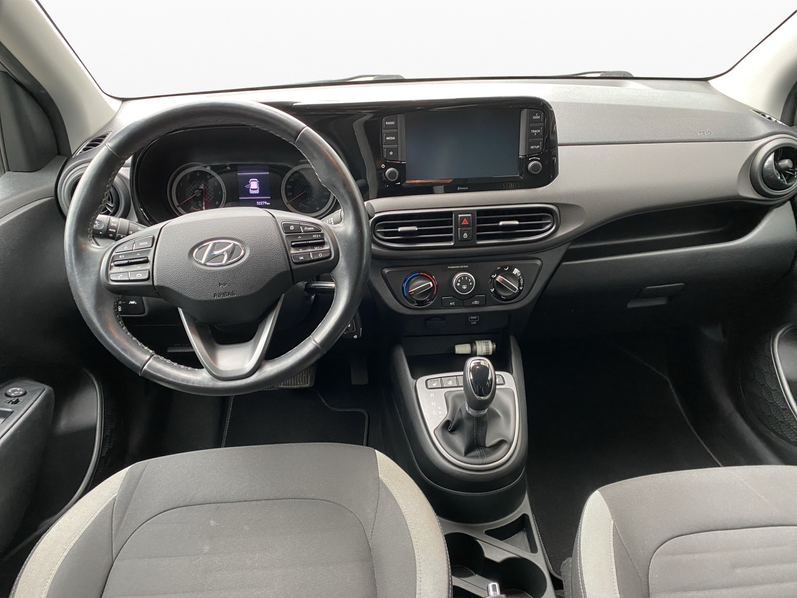 HYUNDAI i10 1.2 Amplia-image-11
