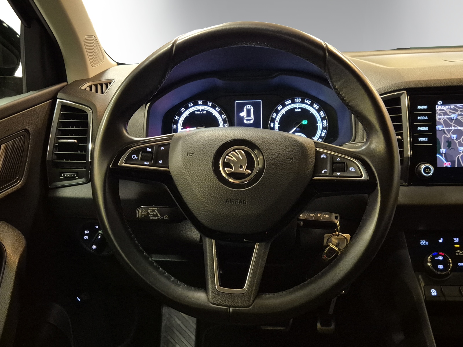 SKODA Karoq 2.0 TDI CR Ambition 4x4 DSG-image-13