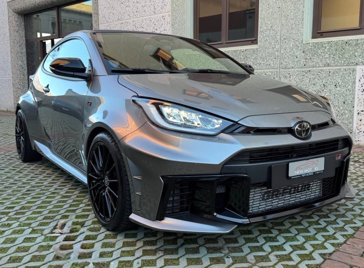TOYOTA Yaris 1.6 GR Sport A-image-2