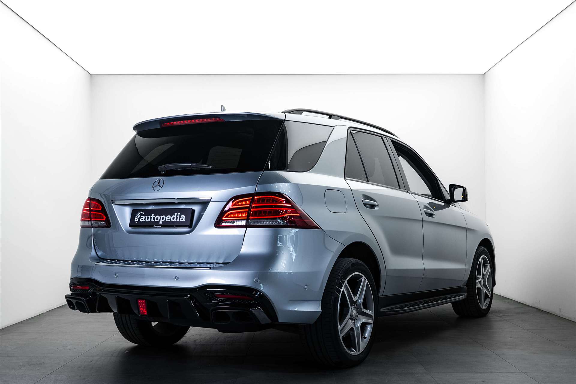 MERCEDES-BENZ GLE 350 d Executive 4Matic 9G-Tronic-showroom-element-2