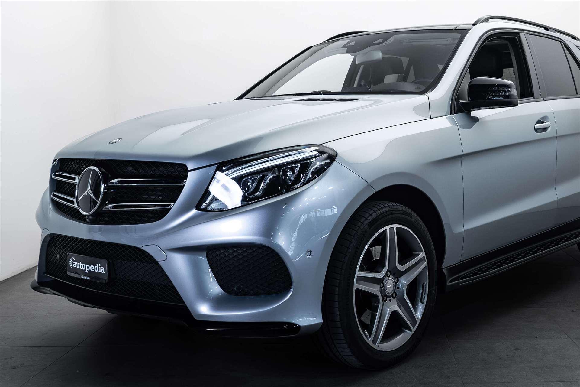 MERCEDES-BENZ GLE 350 d Executive 4Matic 9G-Tronic-showroom-element-1