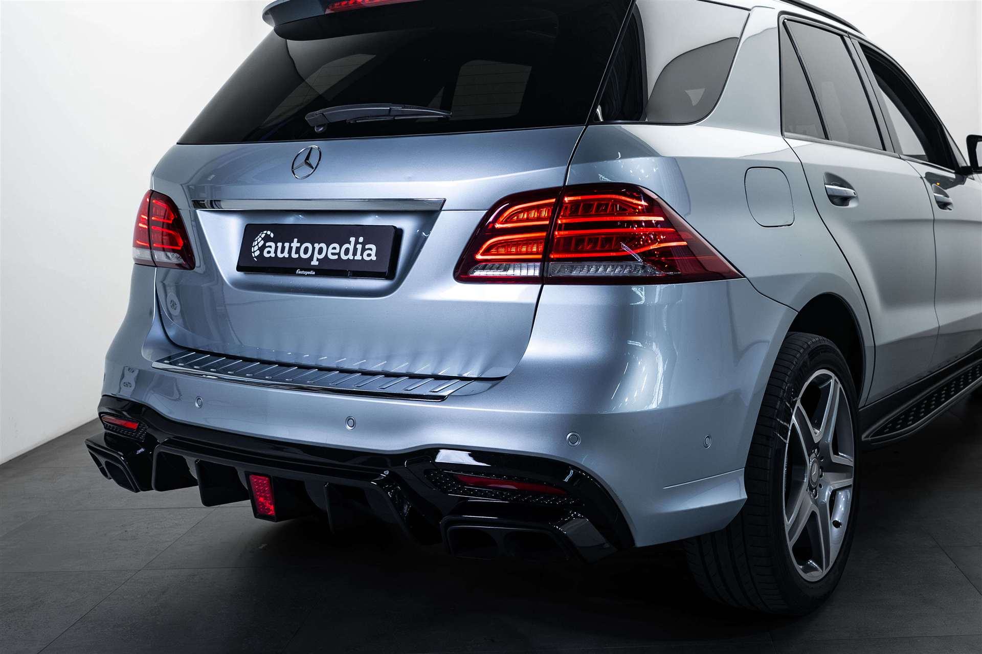 MERCEDES-BENZ GLE 350 d Executive 4Matic 9G-Tronic-showroom-element-3