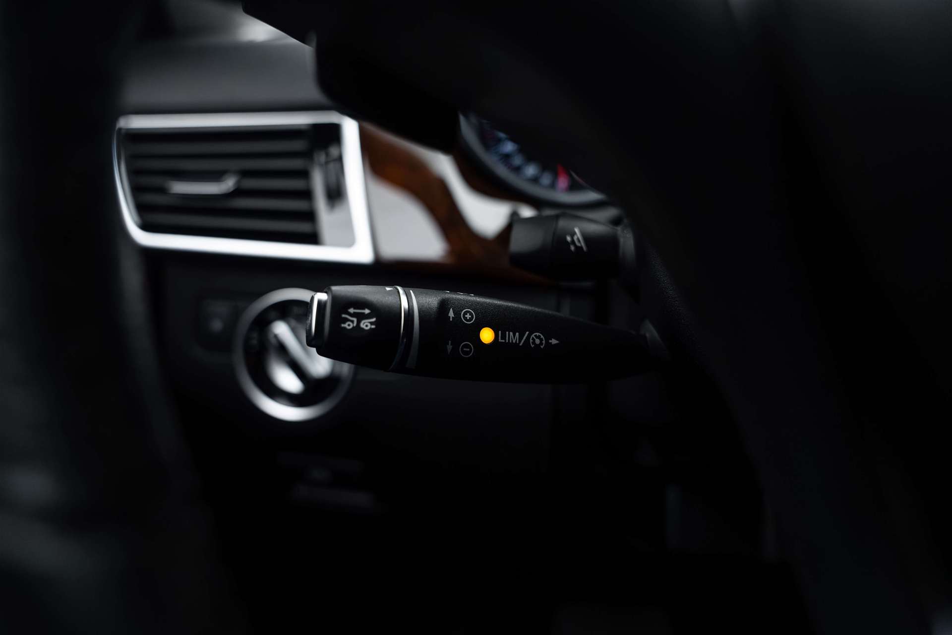 MERCEDES-BENZ GLE 350 d Executive 4Matic 9G-Tronic-image-33