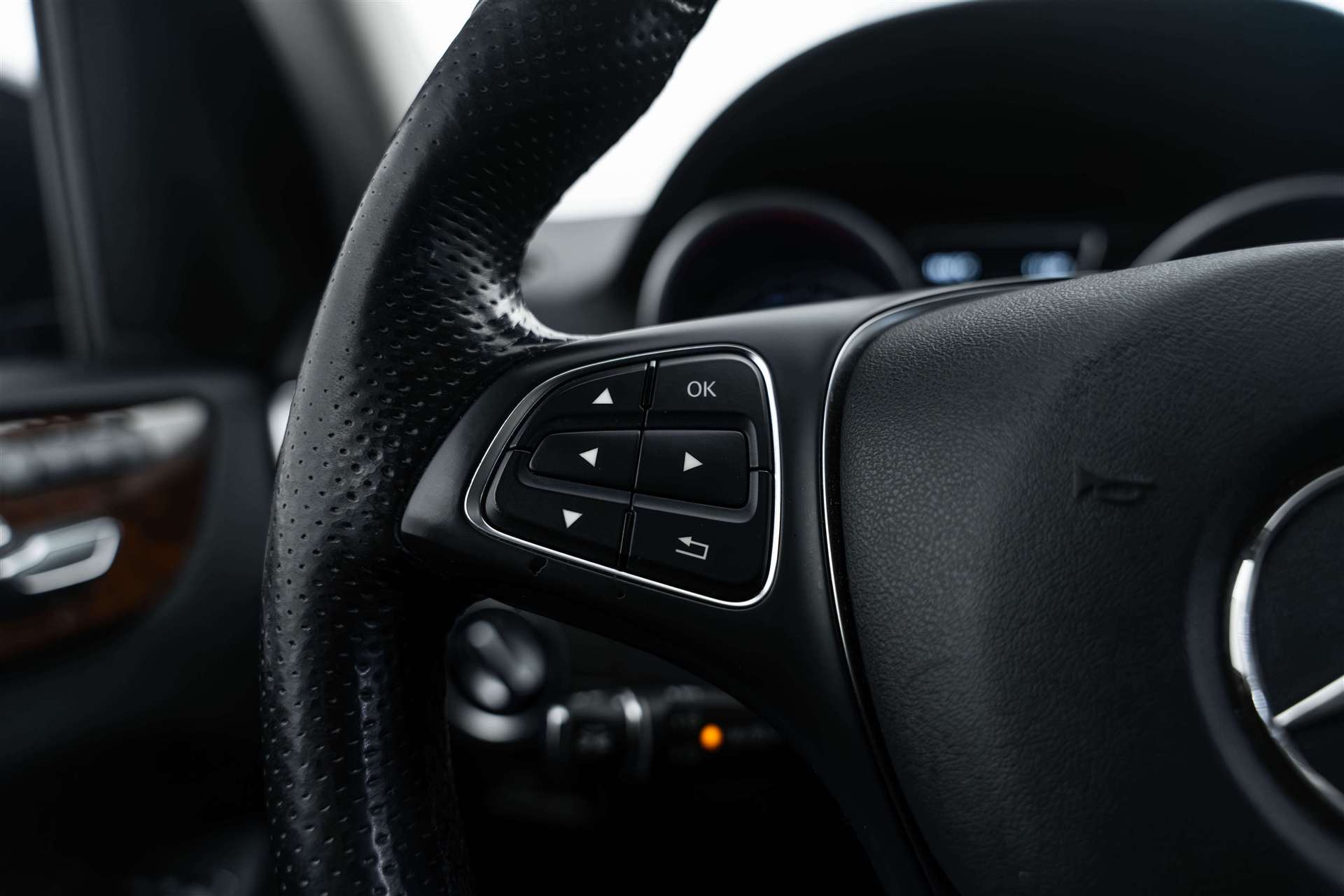 MERCEDES-BENZ GLE 350 d Executive 4Matic 9G-Tronic-image-18