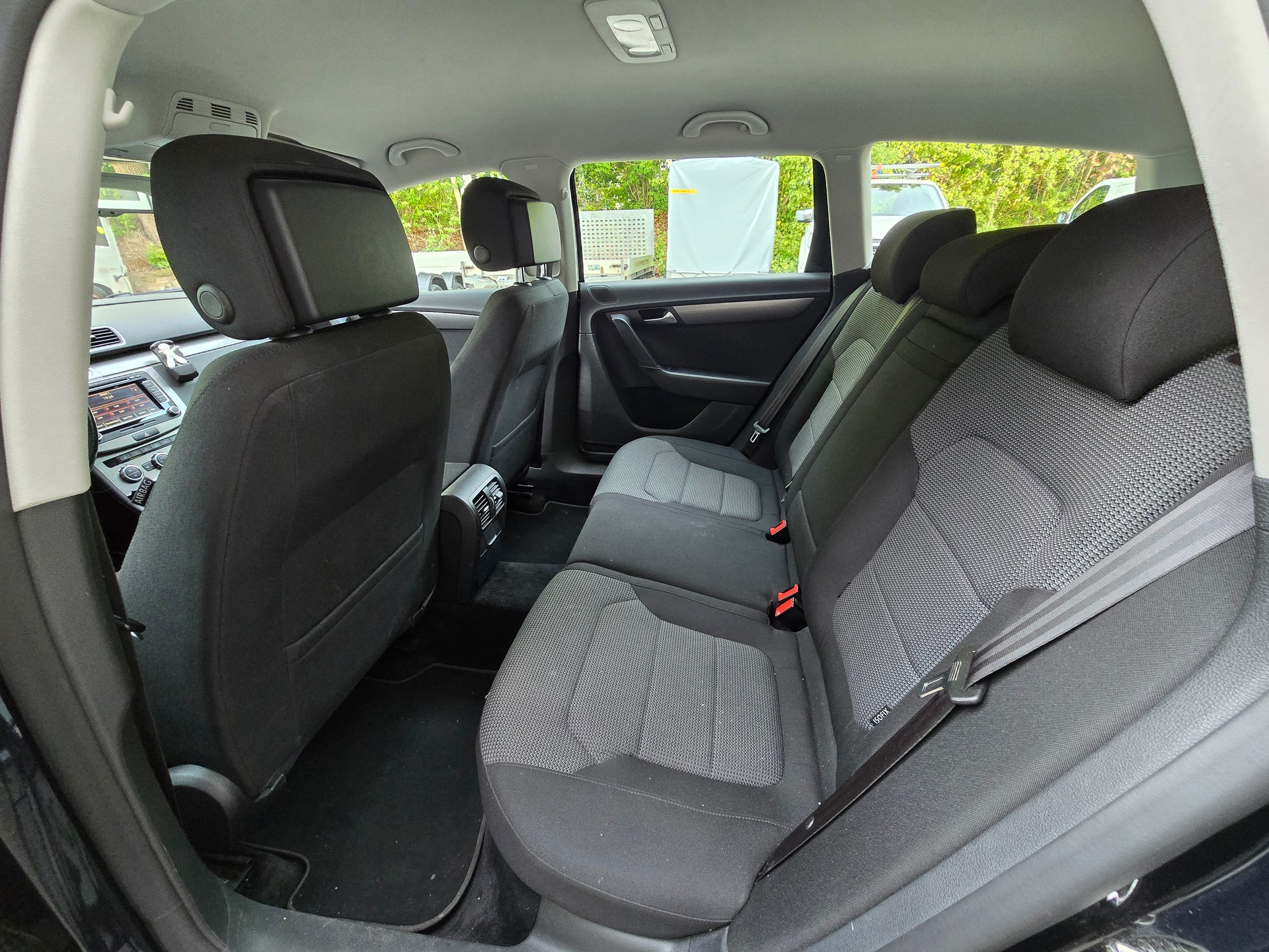 VW Passat Variant 2.0 TDI BMT Highline 4M-image-8