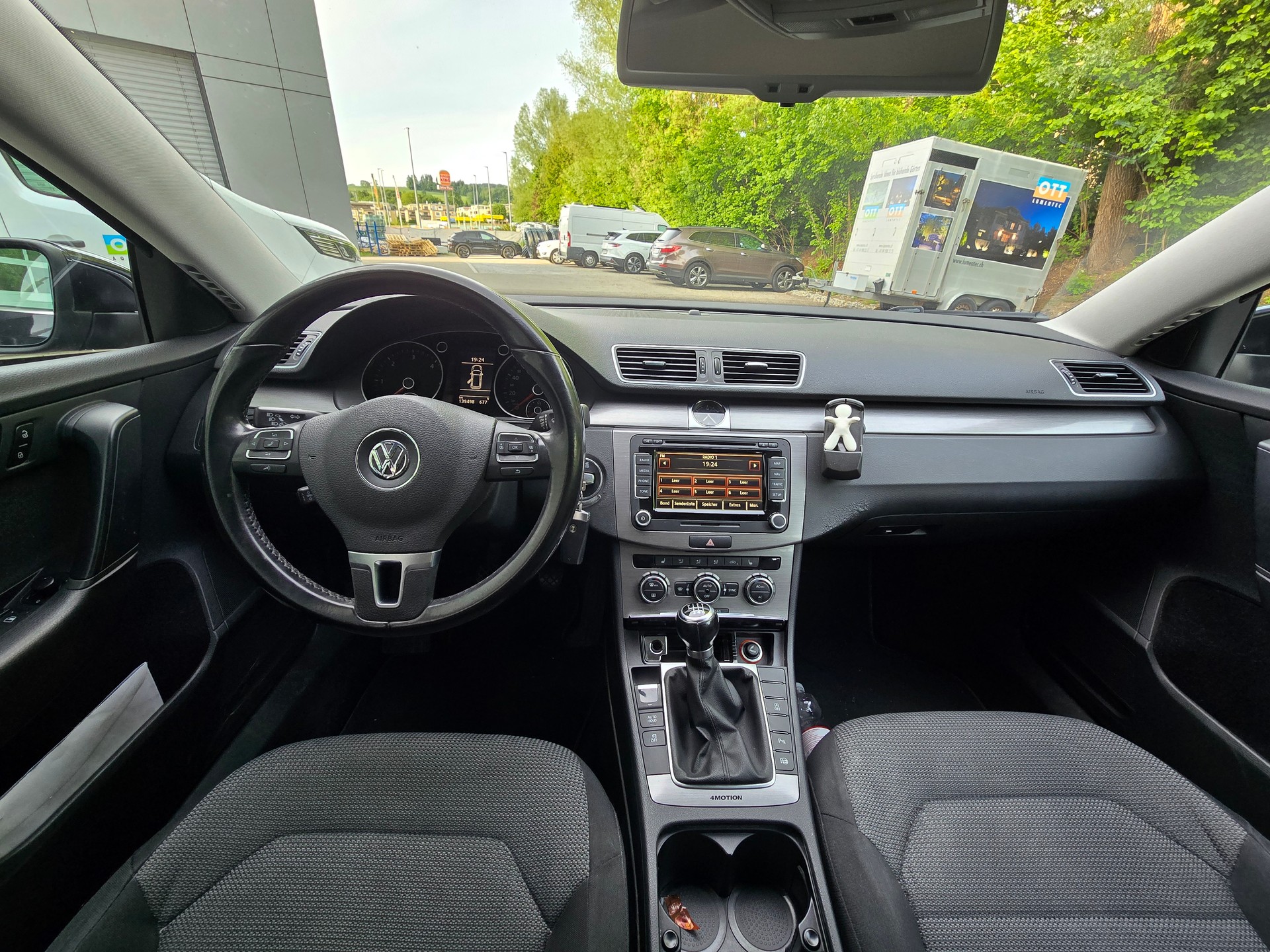 VW Passat Variant 2.0 TDI BMT Highline 4M-image-9
