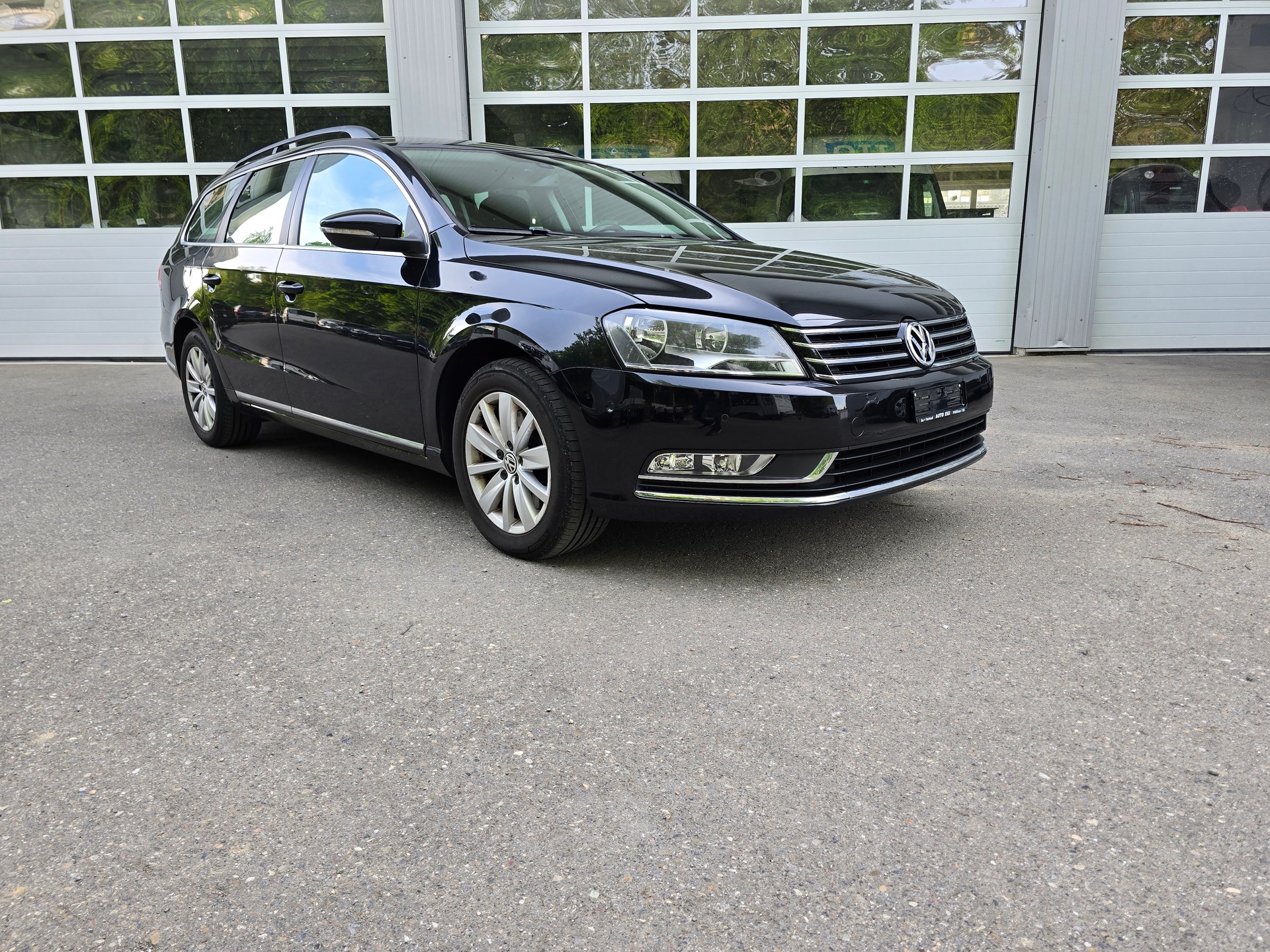 VW Passat Variant 2.0 TDI BMT Highline 4M-image-2
