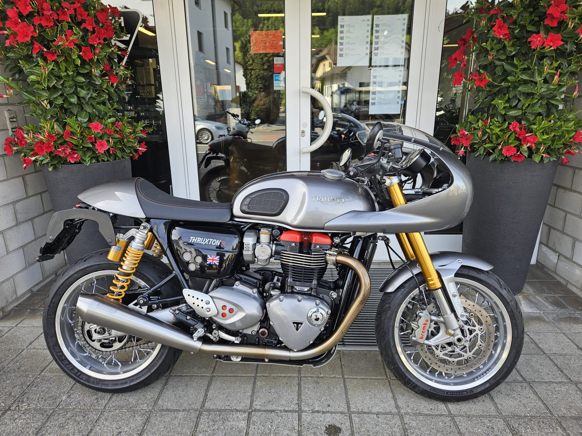 TRIUMPH Thruxton R 1200 i ABS-image-1