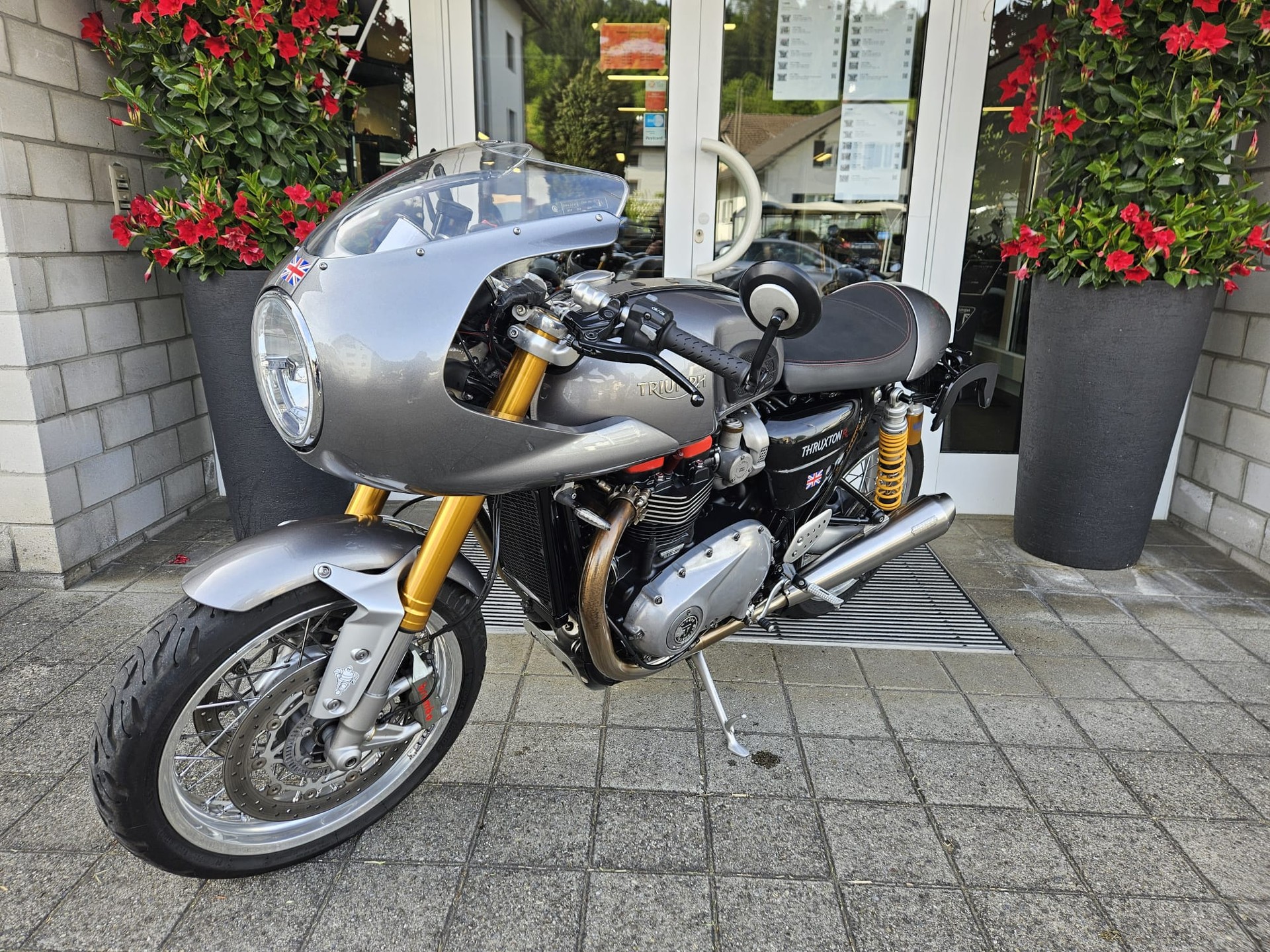 TRIUMPH Thruxton R 1200 i ABS-image-2