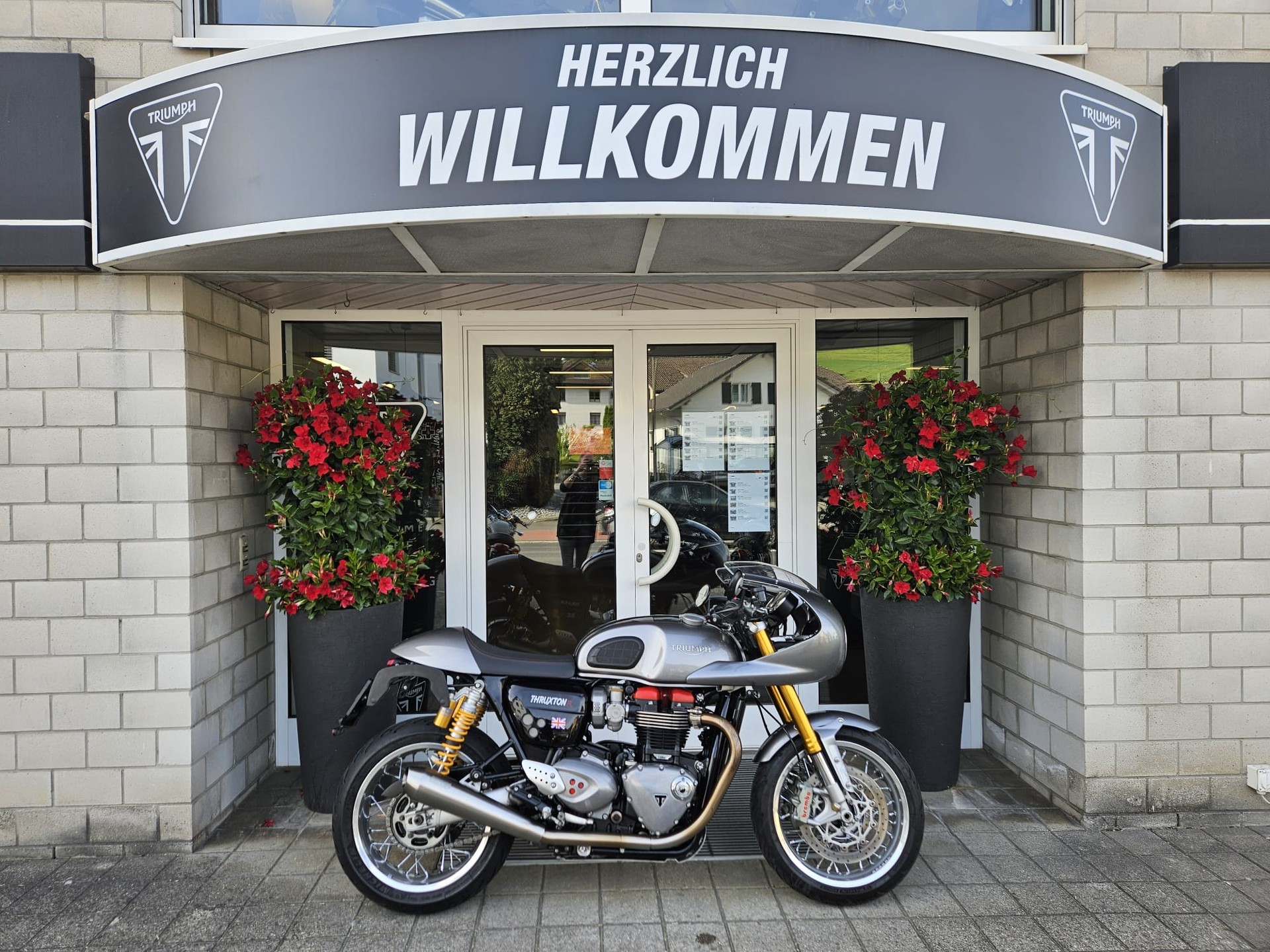 TRIUMPH Thruxton R 1200 i ABS-image-0