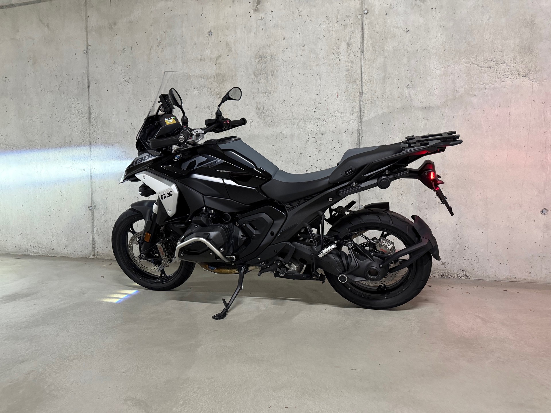 BMW R 1300 GS Triple Black / Frisch ab Service-image-3