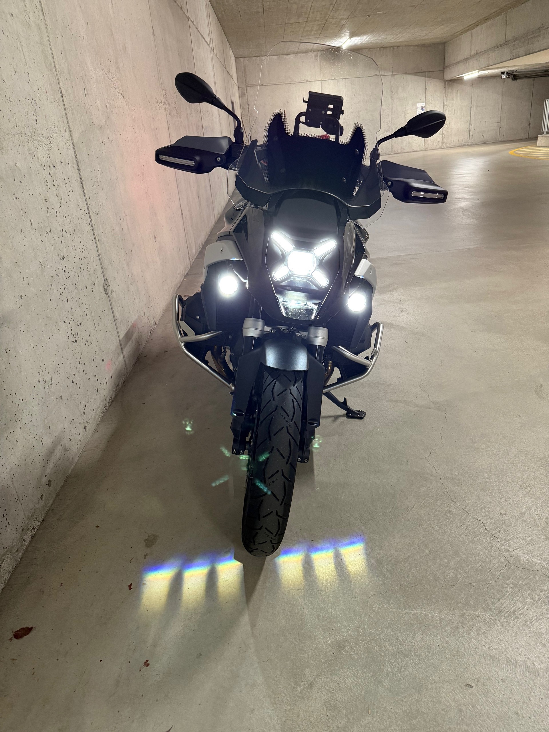 BMW R 1300 GS Triple Black / Frisch ab Service-image-5