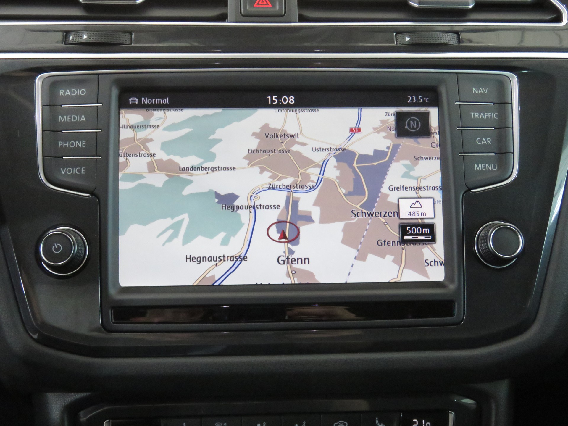 VW Tiguan 2.0 TDI SCR Highline 4-Motion DSG (AHK 2.5 t, Automat)-image-18