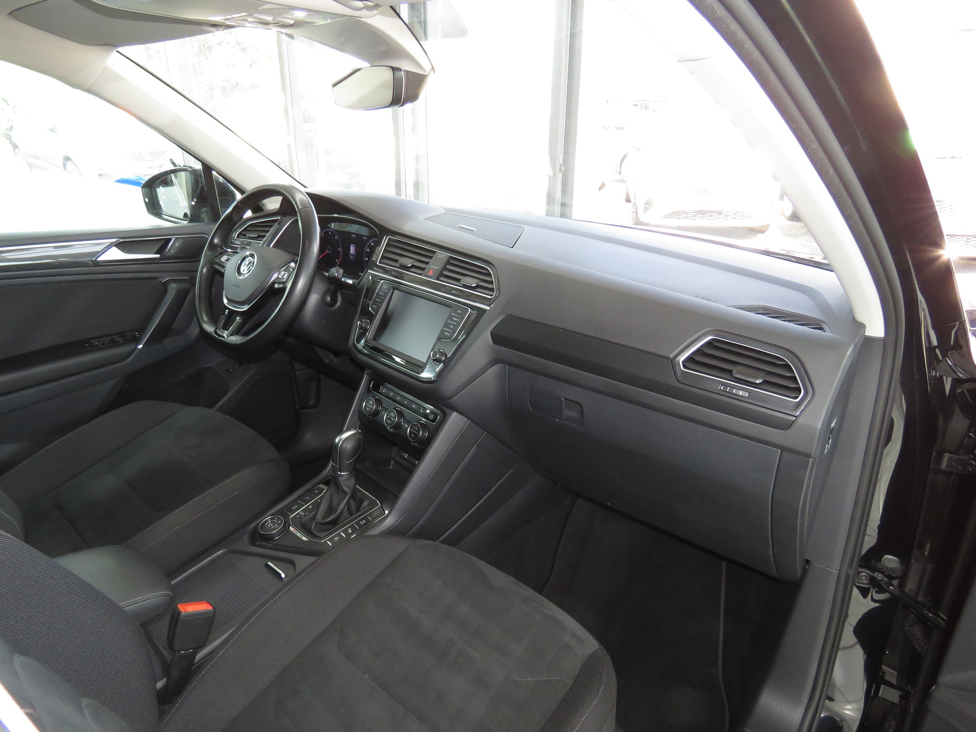 VW Tiguan 2.0 TDI SCR Highline 4-Motion DSG (AHK 2.5 t, Automat)-image-10