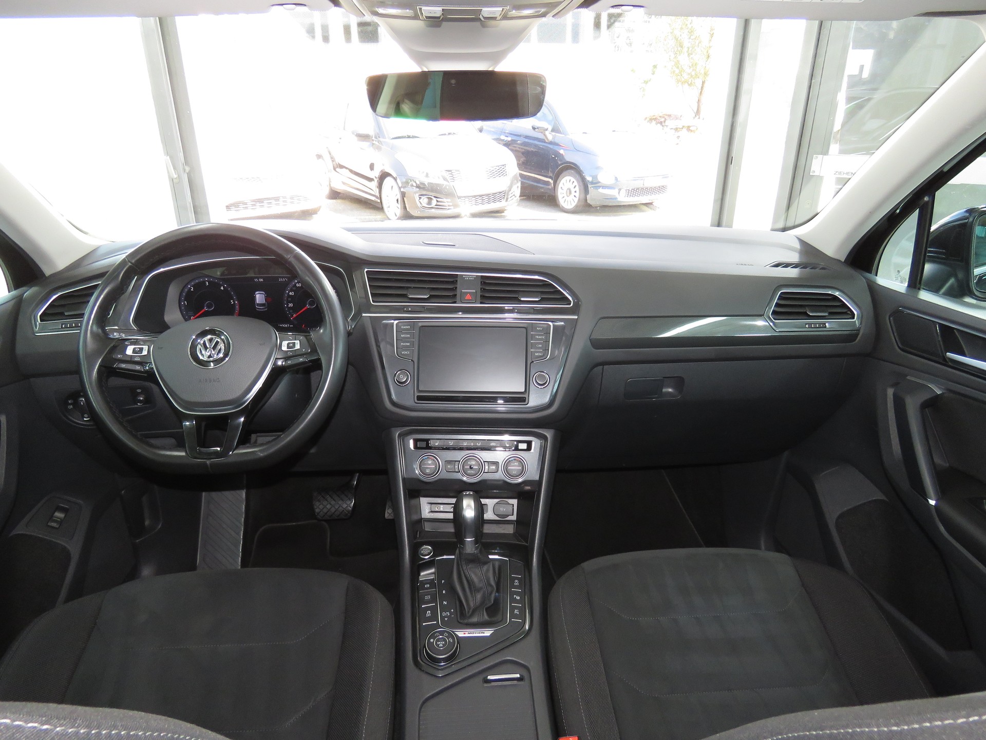 VW Tiguan 2.0 TDI SCR Highline 4-Motion DSG (AHK 2.5 t, Automat)-image-13