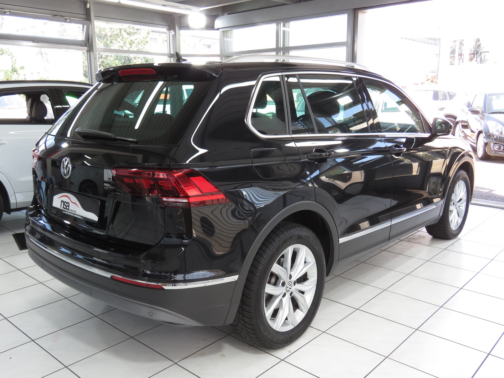 VW Tiguan 2.0 TDI SCR Highline 4-Motion DSG (AHK 2.5 t, Automat)-image-3
