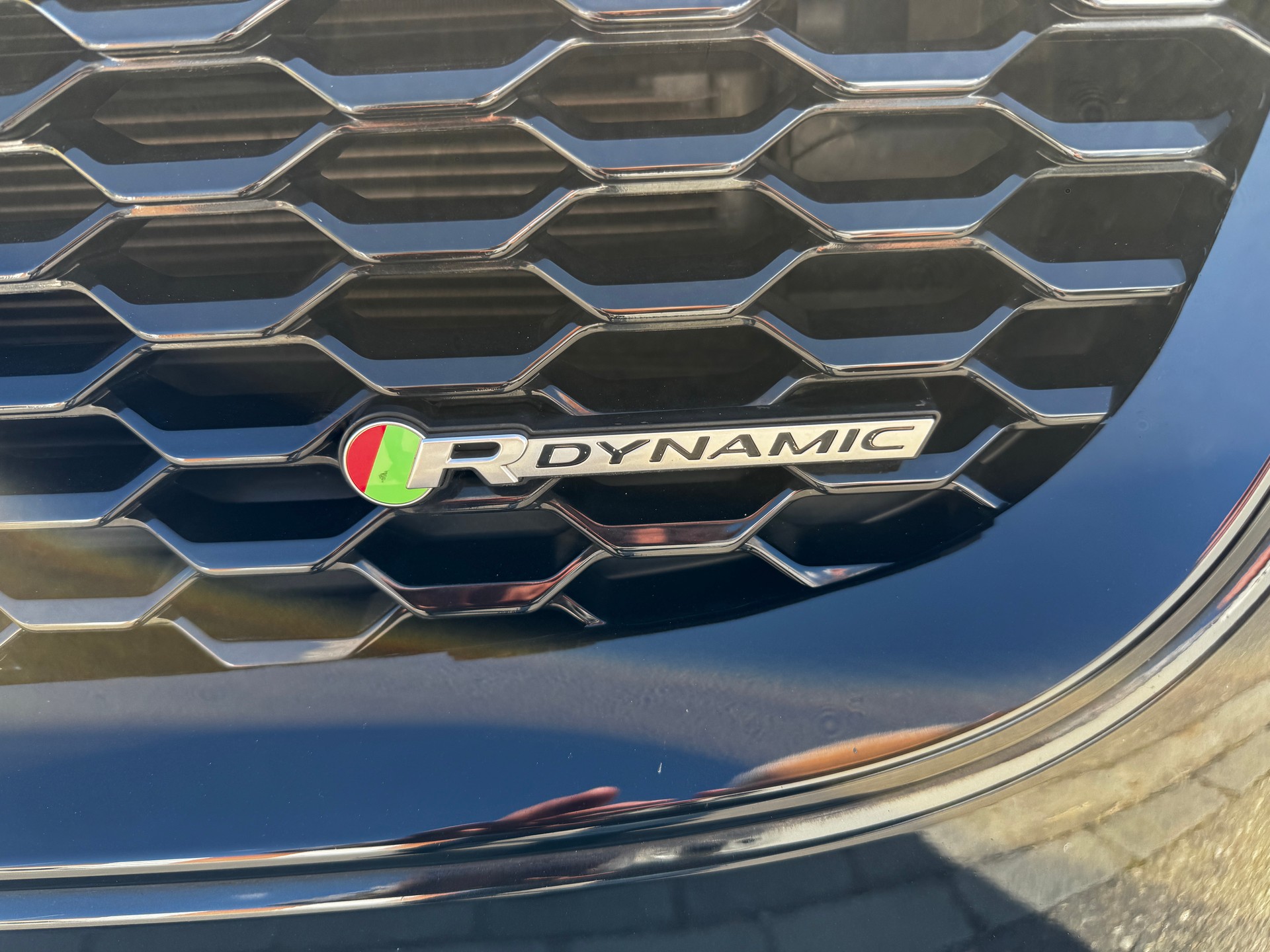 JAGUAR E-Pace 2.0 P250 R-Dynamic HSE AWD-image-6