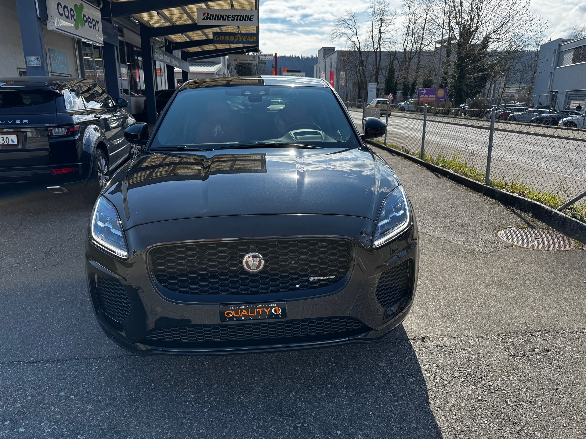 JAGUAR E-Pace 2.0 P250 R-Dynamic HSE AWD-image-1