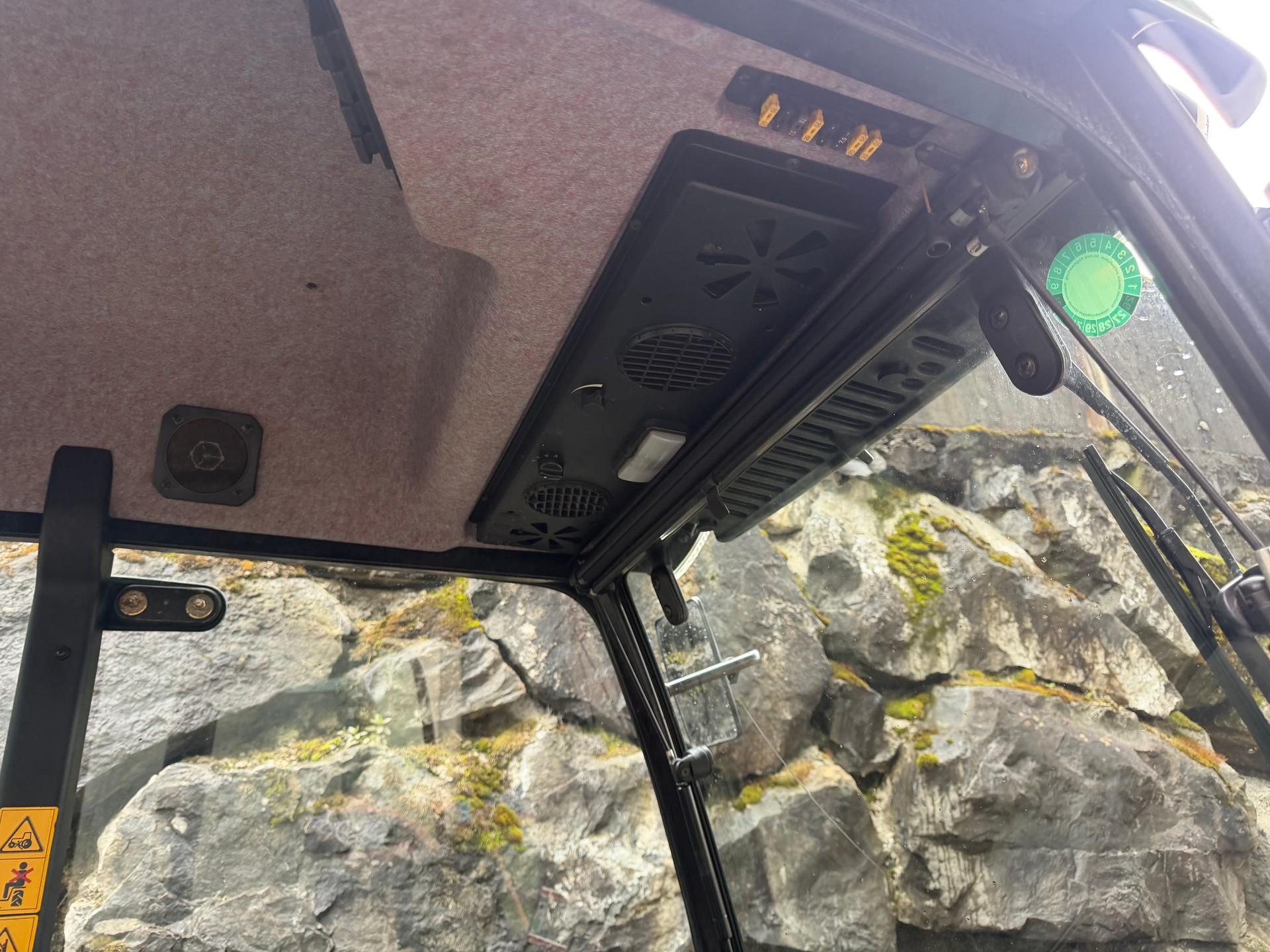 UNIMOG Traktor New Holland TCE 45 4x4-image-11