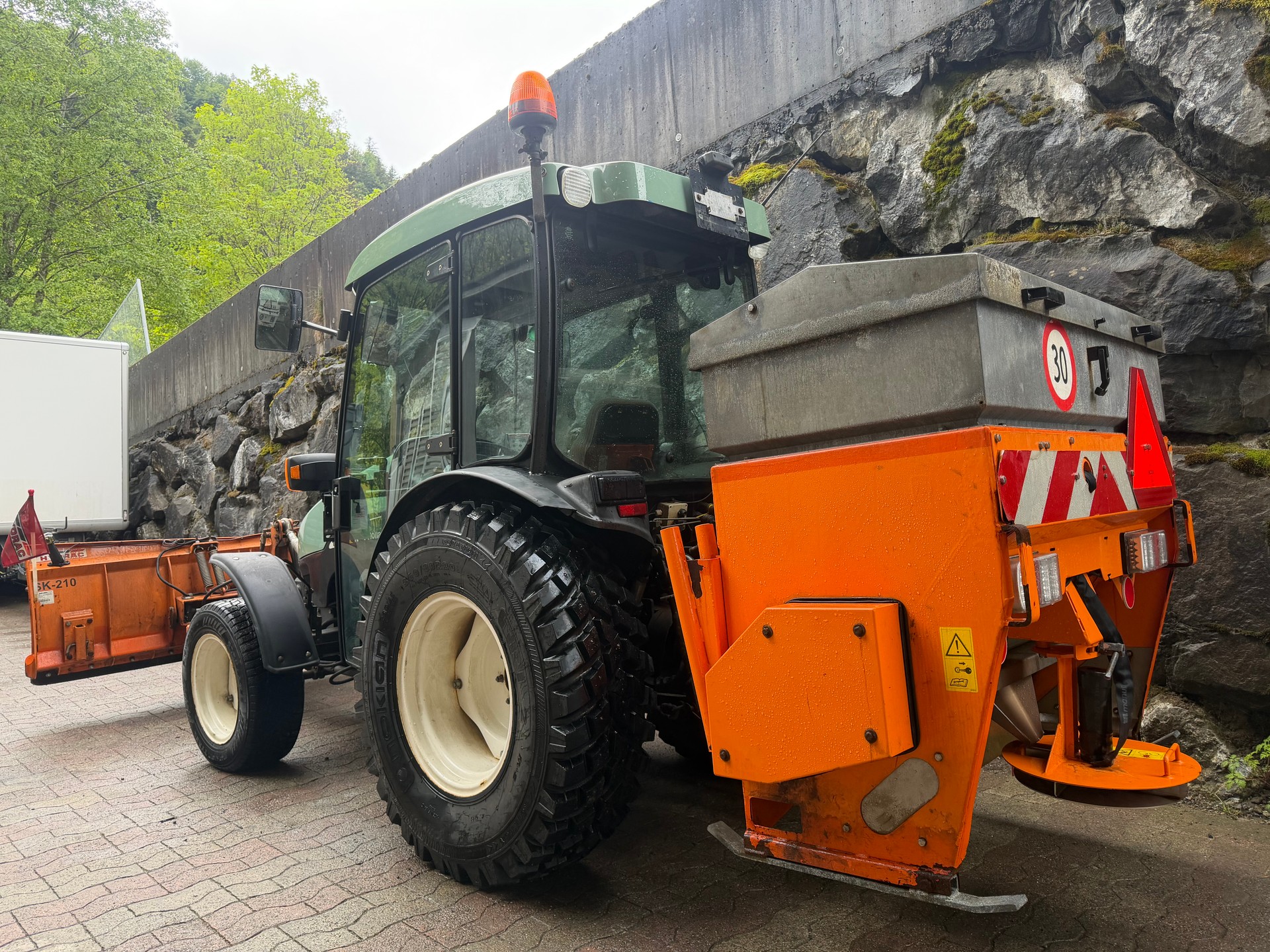 UNIMOG Traktor New Holland TCE 45 4x4-image-2