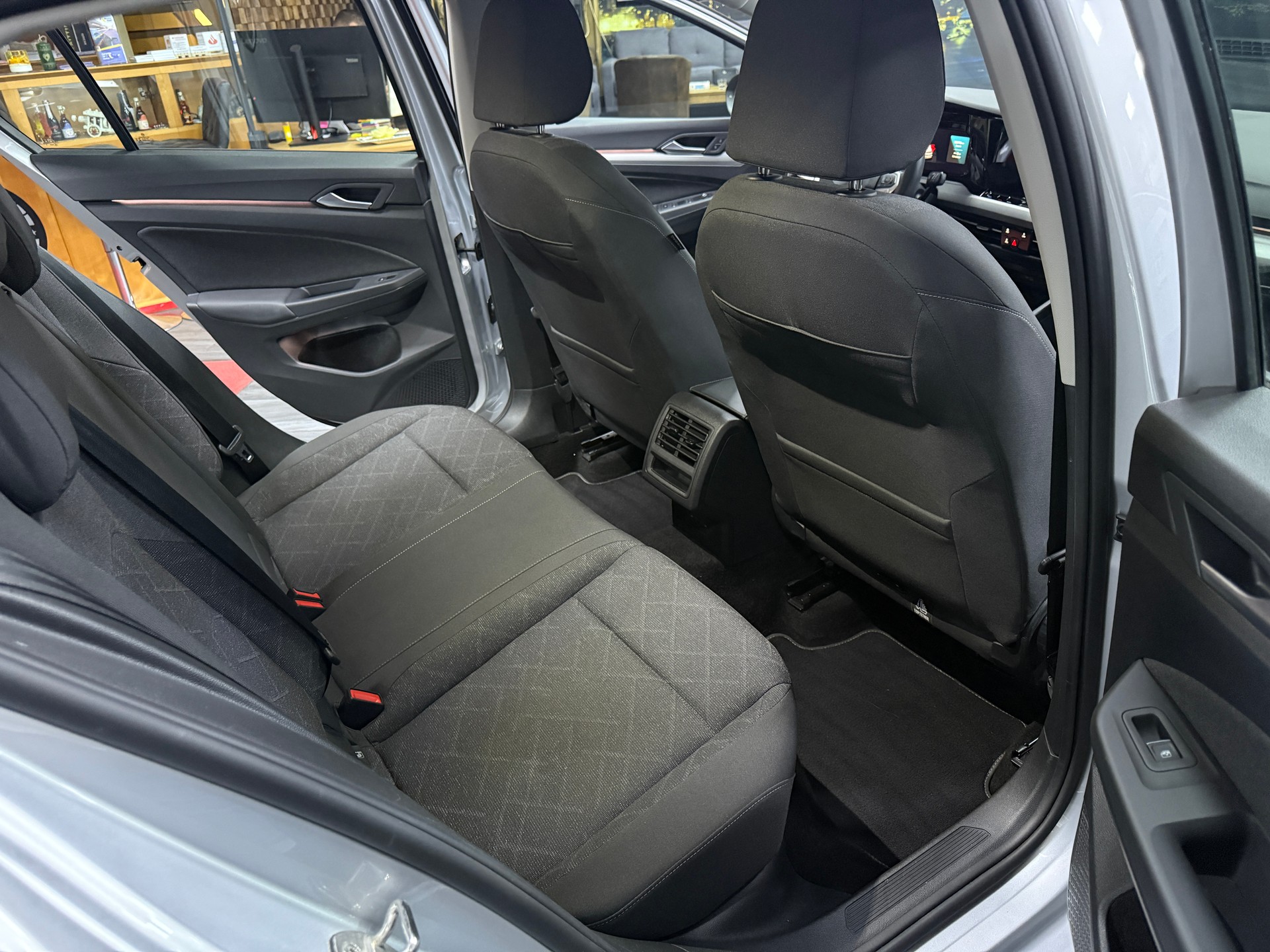 VW Golf 2.0 TDI Life-image-16
