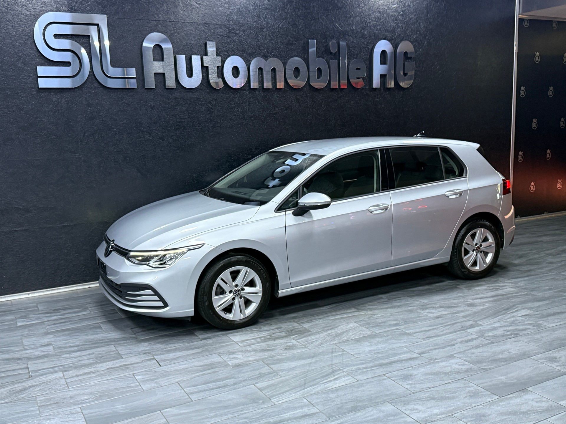 VW Golf 2.0 TDI Life-showroom-element-3