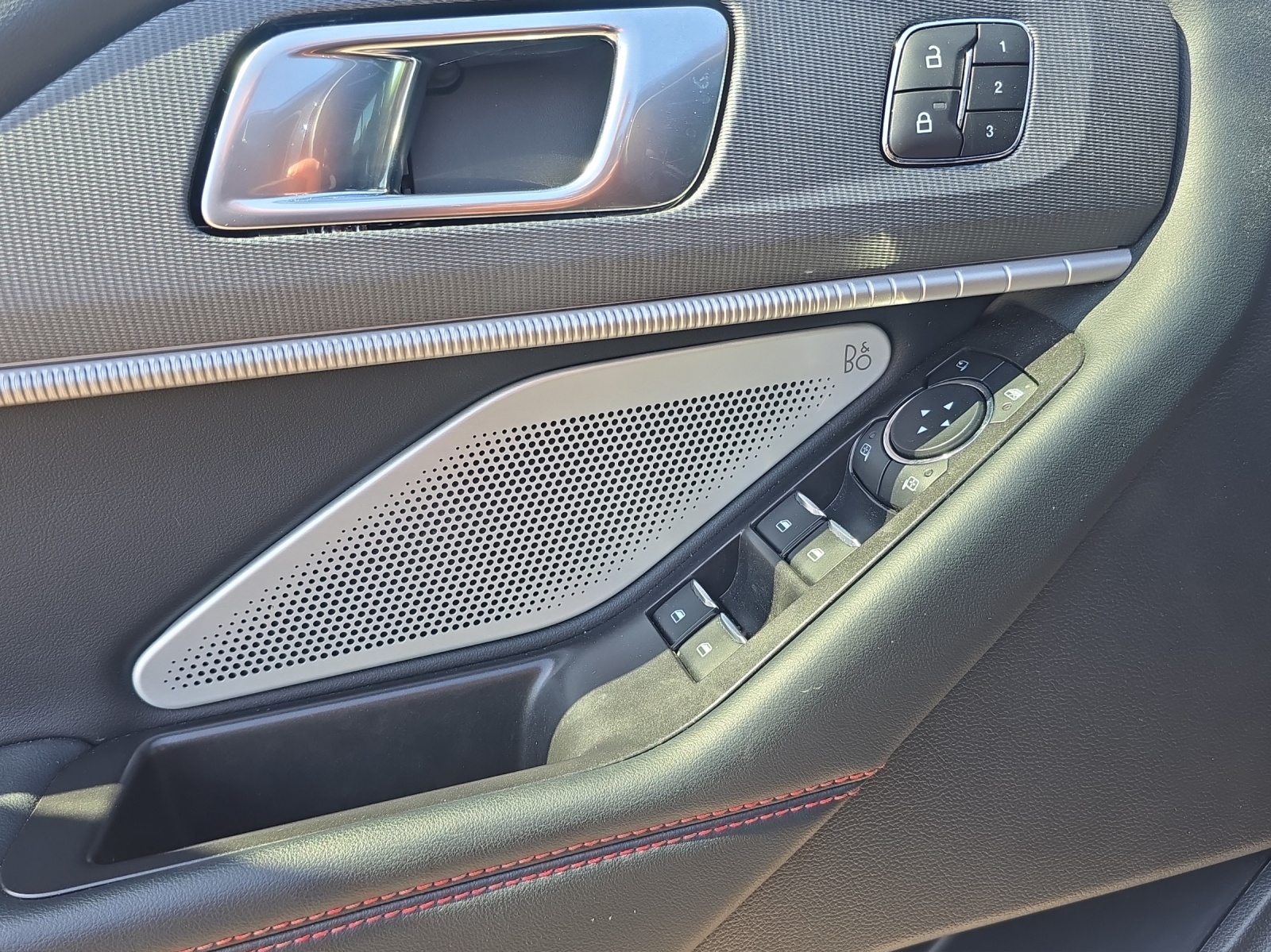 FORD Explorer 3.0 V6 ST-image-17