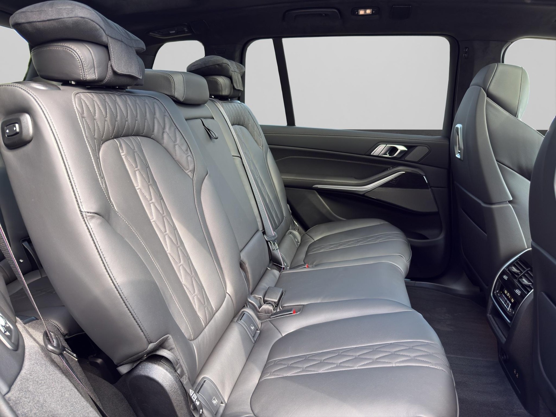 BMW X7 40d xDrive M Sport Pro-image-18