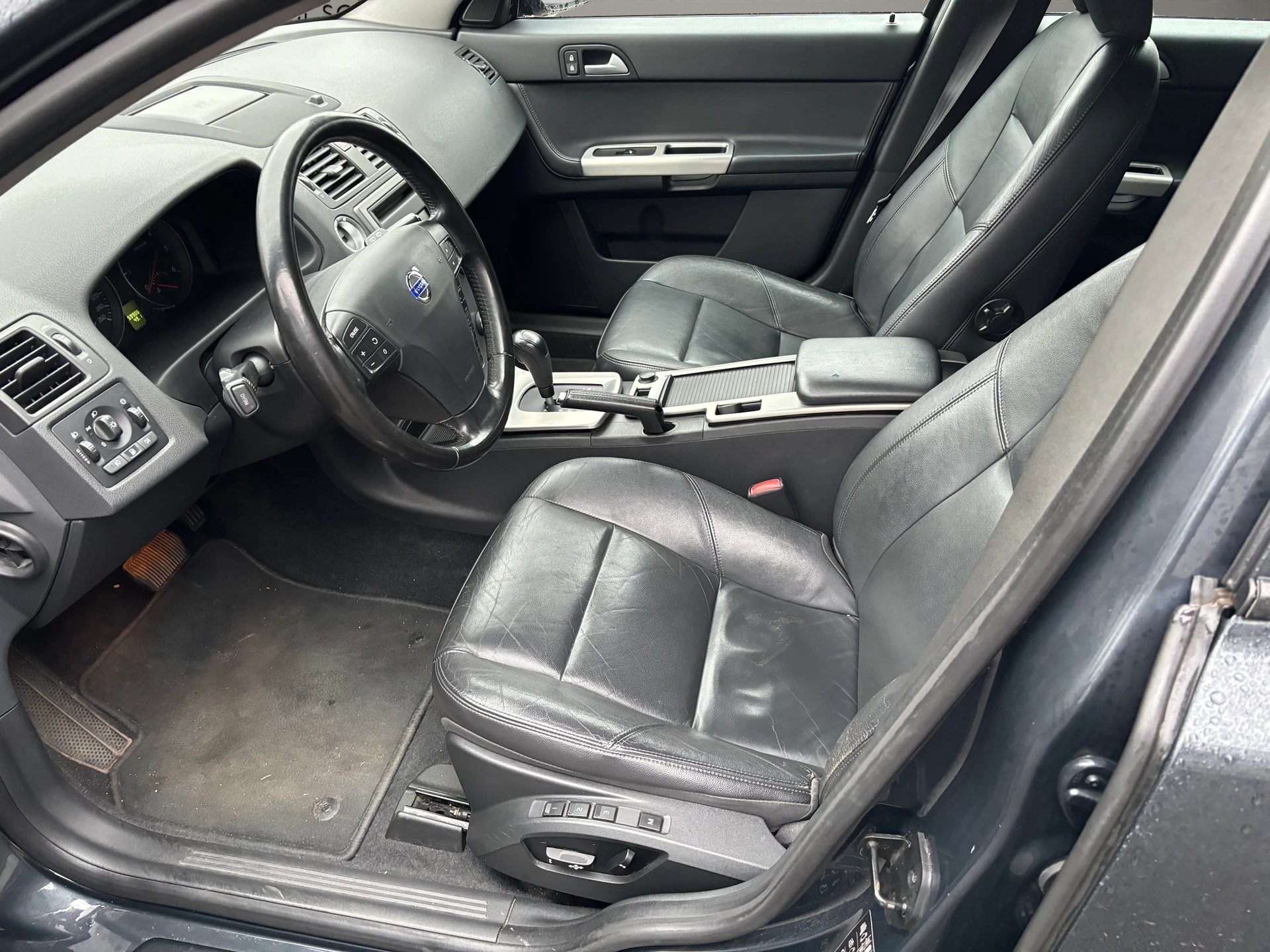 VOLVO V50 2.0D Momentum Powershift-image-9