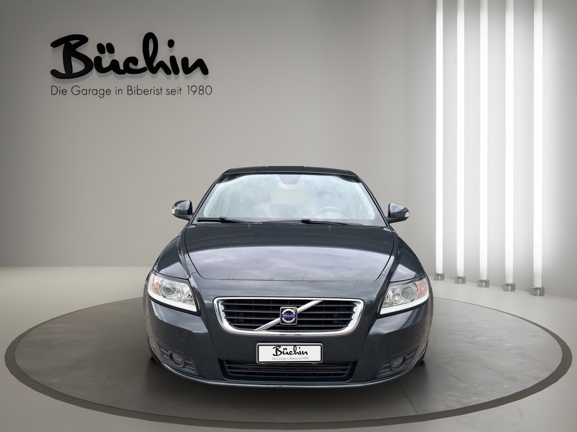 VOLVO V50 2.0D Momentum Powershift-showroom-element-1
