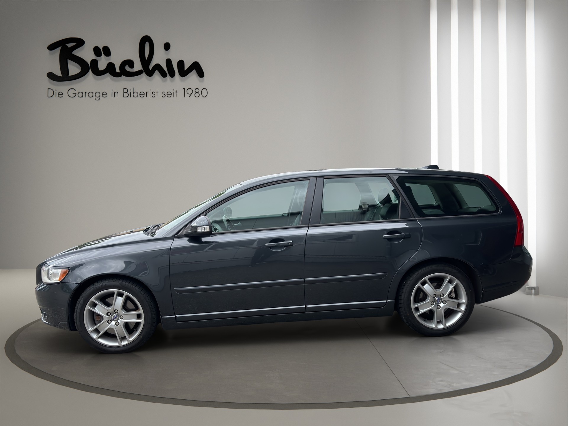VOLVO V50 2.0D Momentum Powershift-showroom-element-3