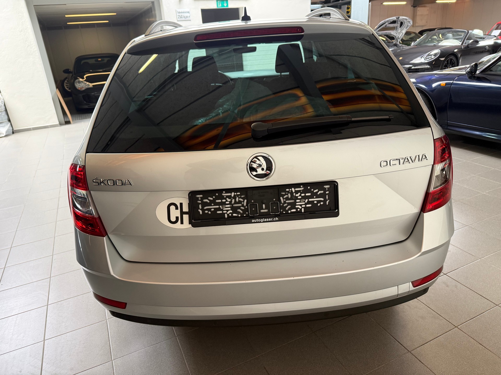 SKODA Octavia Combi 1.6 TDI Ambition DSG-image-7
