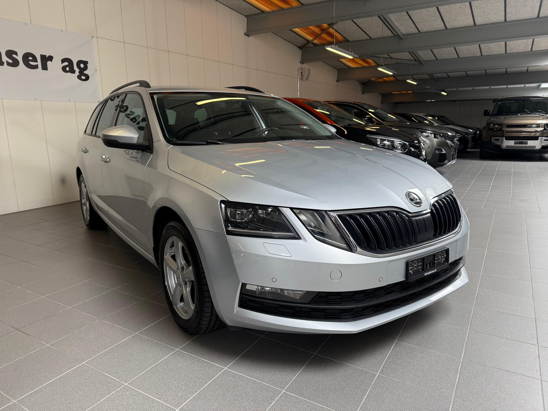 SKODA Octavia Combi 1.6 TDI Ambition DSG-image-4