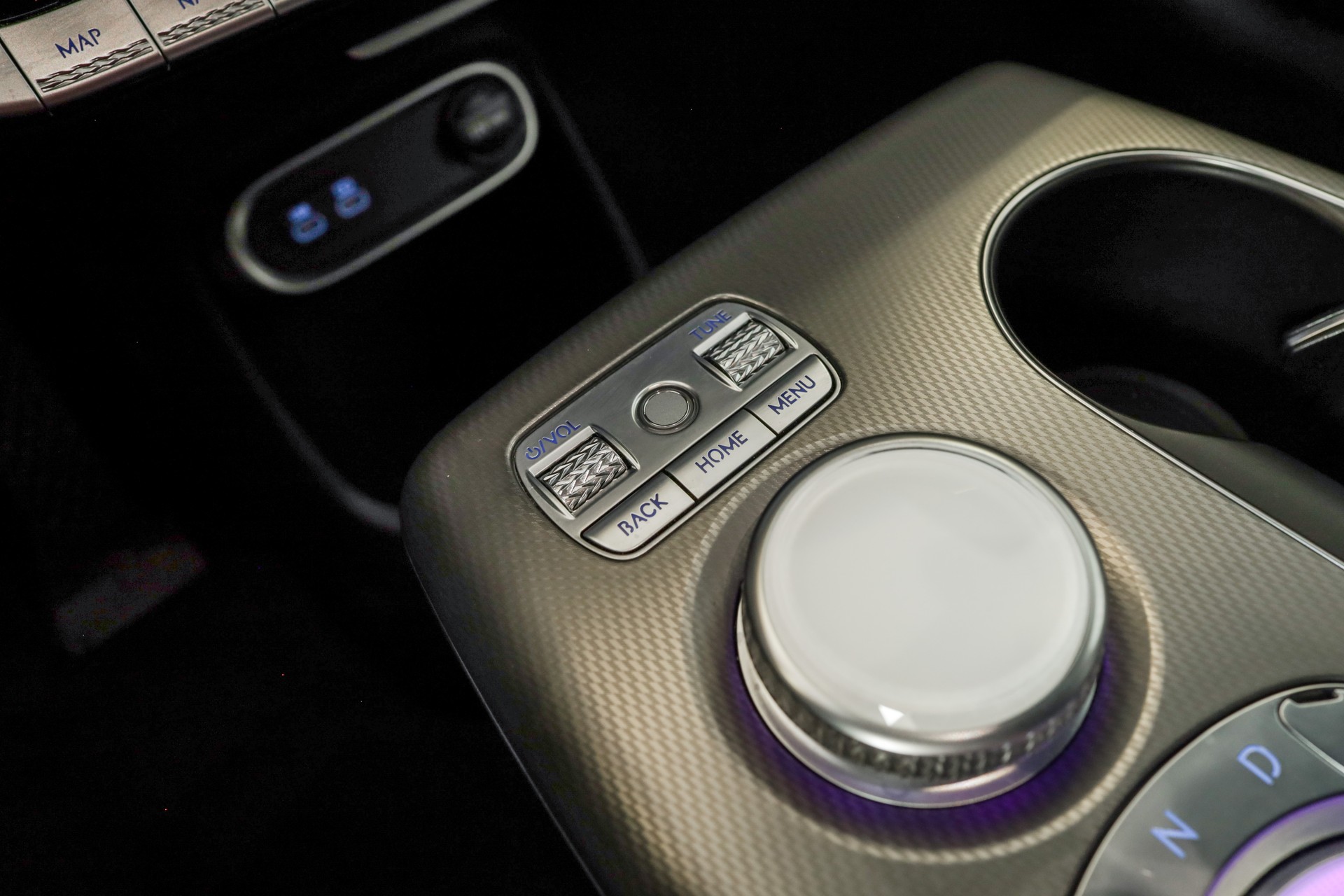 GENESIS GV60 77.4 kWh Sport AWD-image-14
