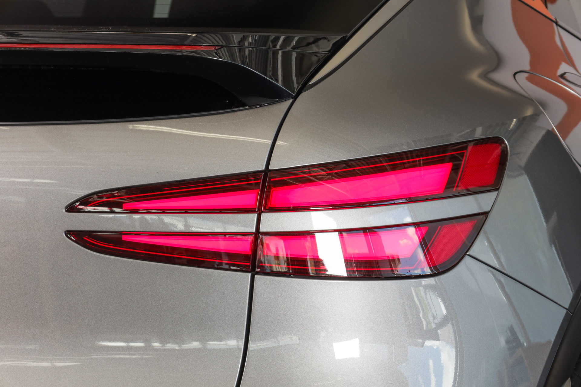 GENESIS GV60 77.4 kWh Sport AWD-image-8