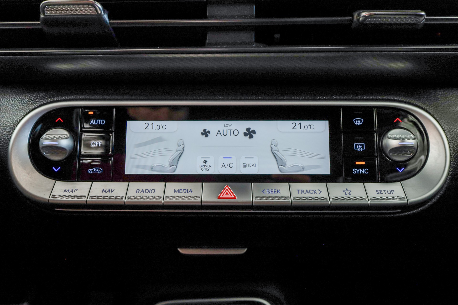 GENESIS GV60 77.4 kWh Sport AWD-image-13