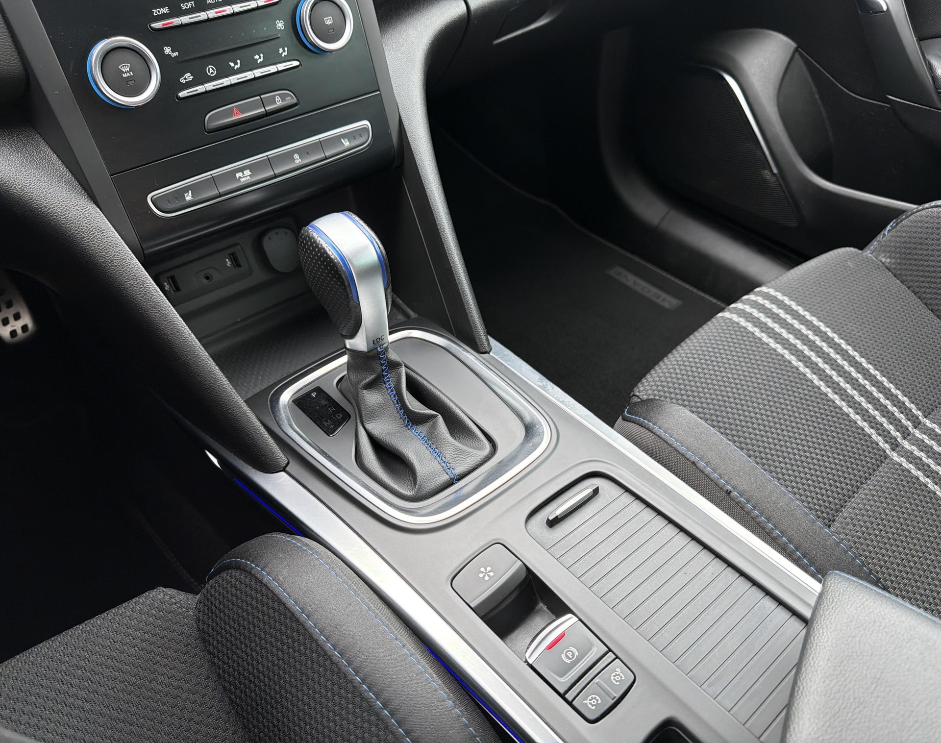 RENAULT Mégane Grandtour 1.6 TCe 205 GT-image-14