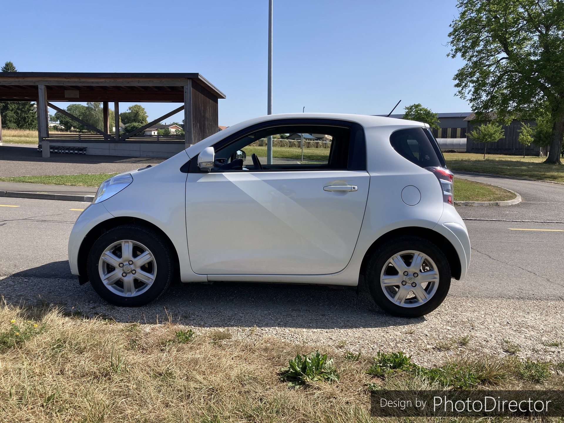 TOYOTA iQ 1.0 VVT-i Linea Sol-image-2