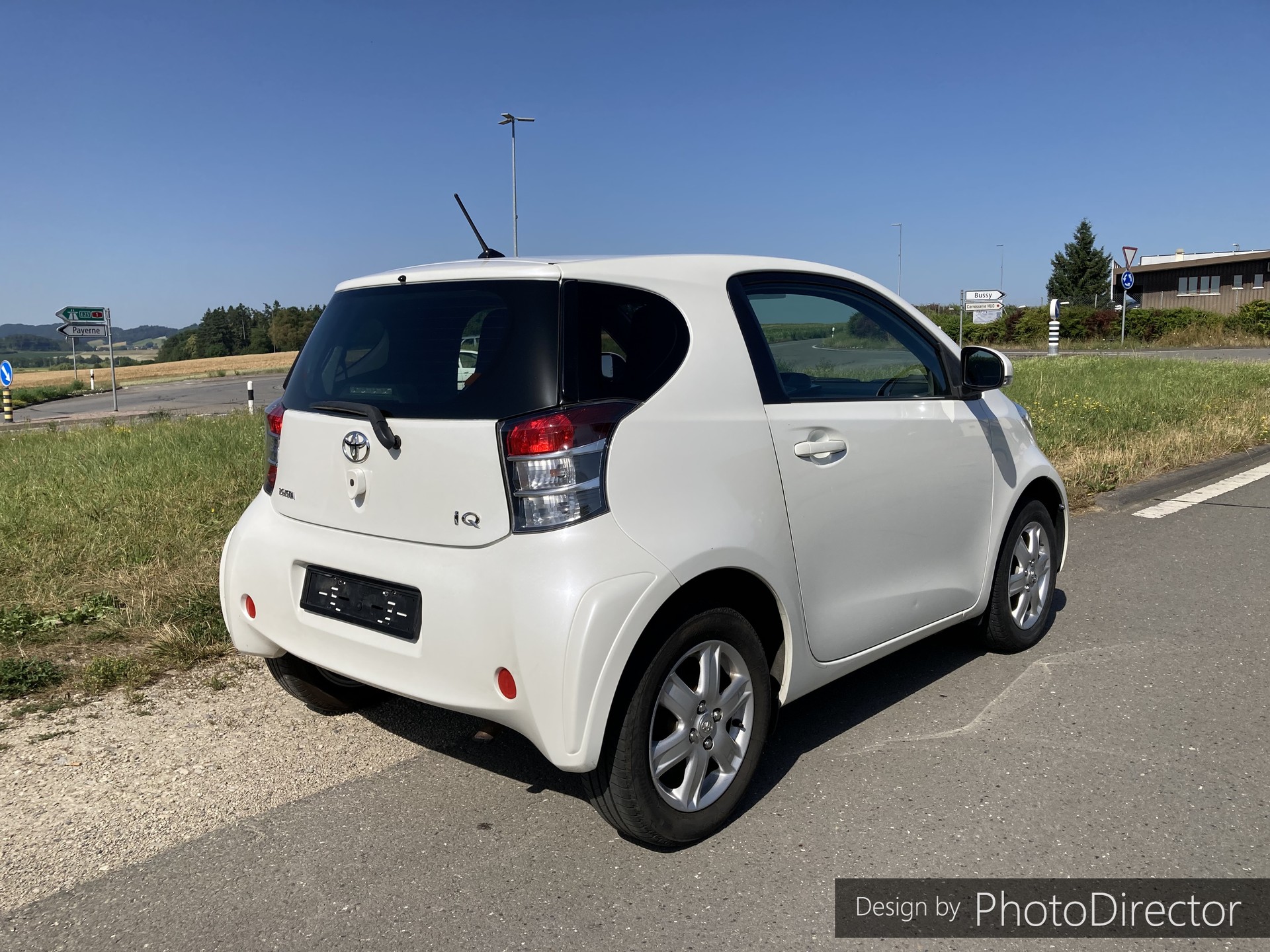 TOYOTA iQ 1.0 VVT-i Linea Sol-image-1