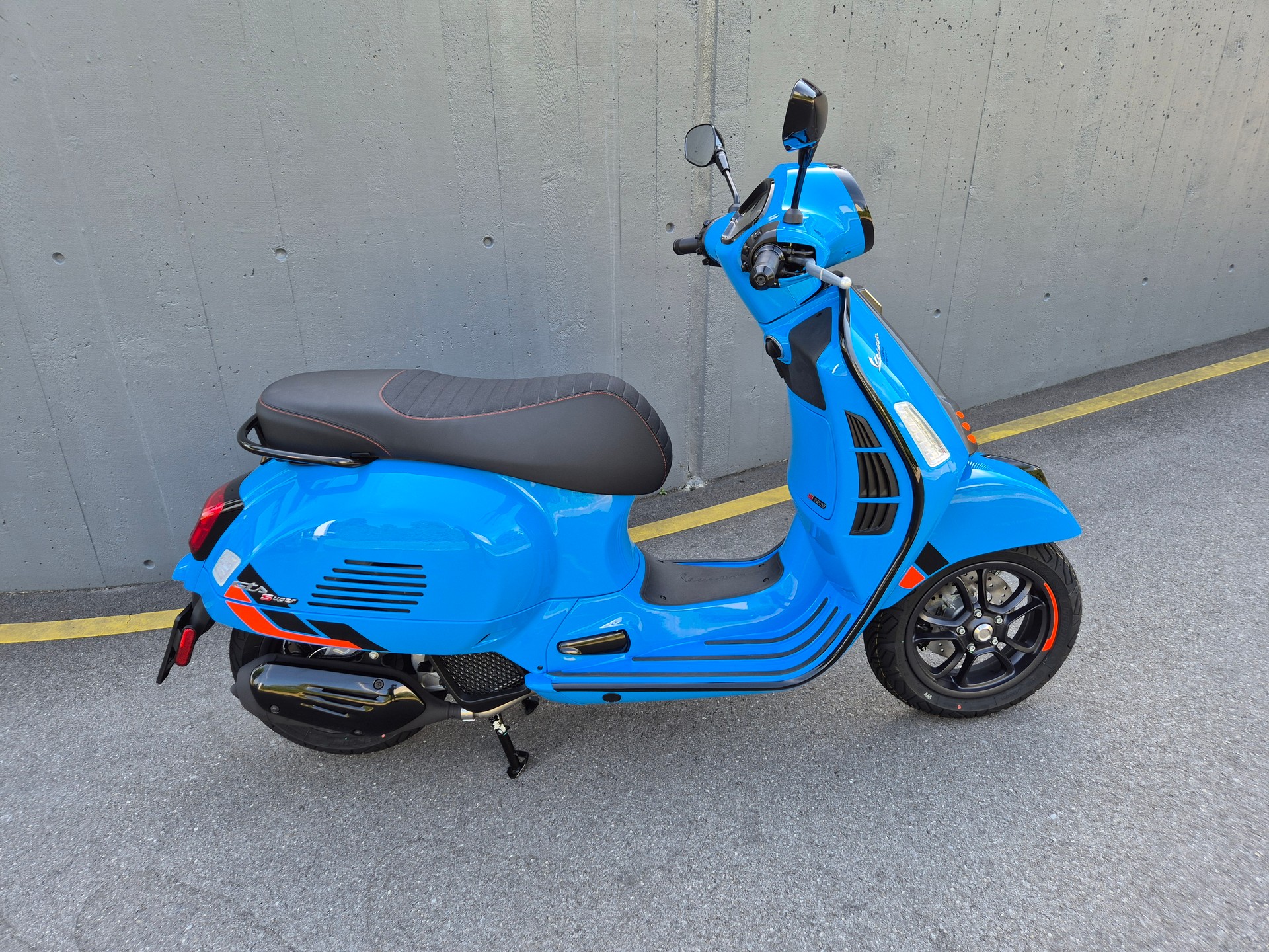 PIAGGIO GTS 125 Super Sport-image-1