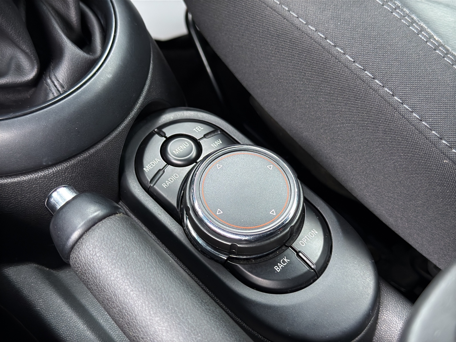 MINI Cooper Steptronic-image-11