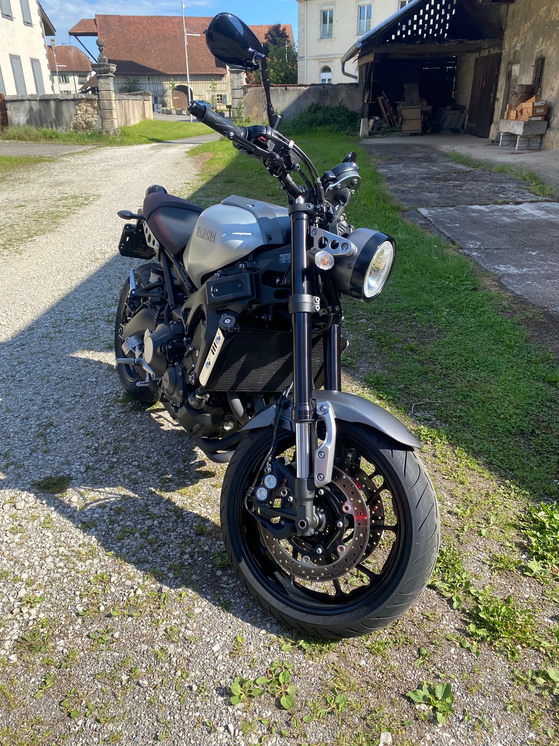 YAMAHA XSR 900-image-2