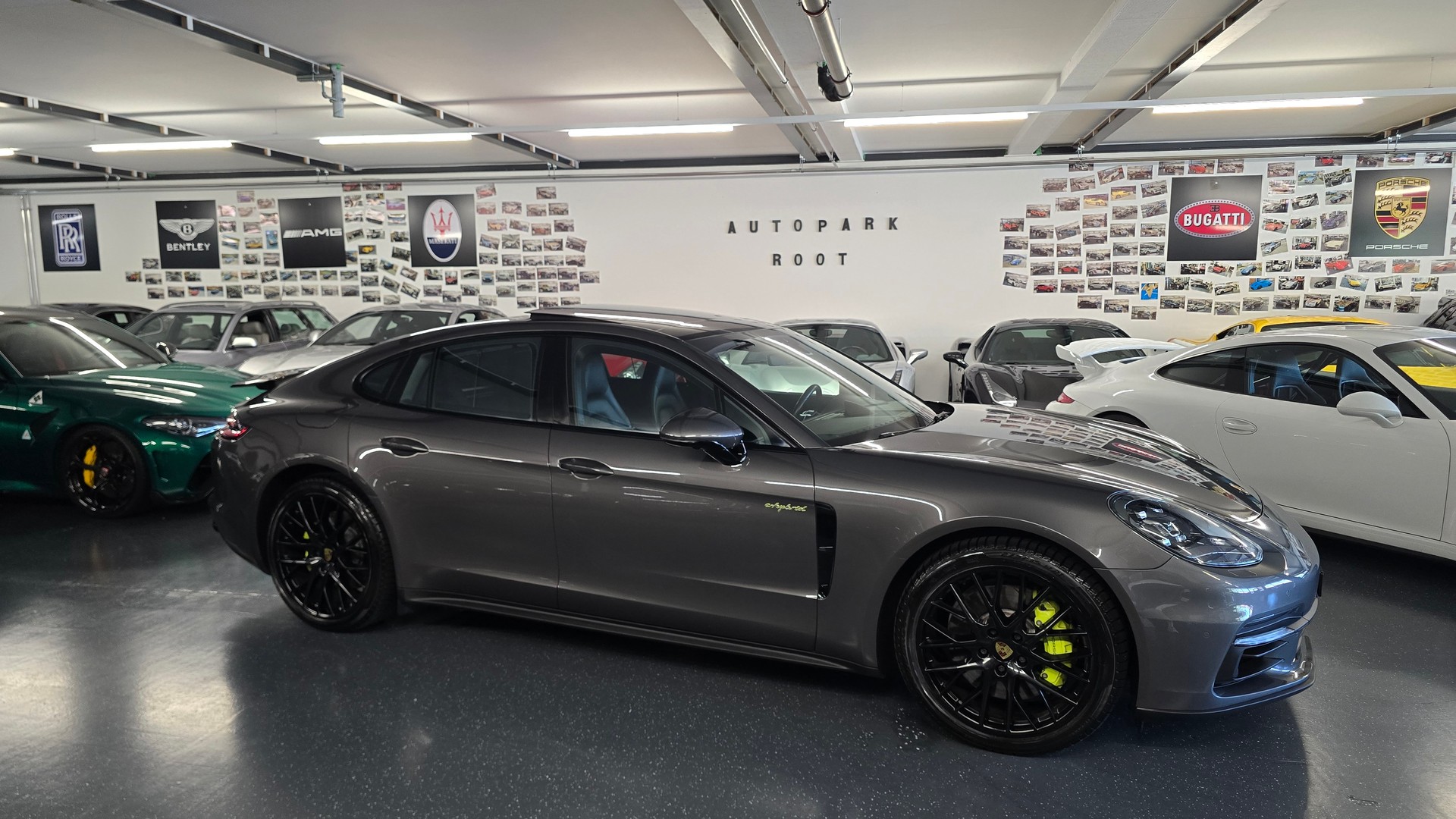PORSCHE Panamera 4 E-Hybrid PDK-showroom-element-3