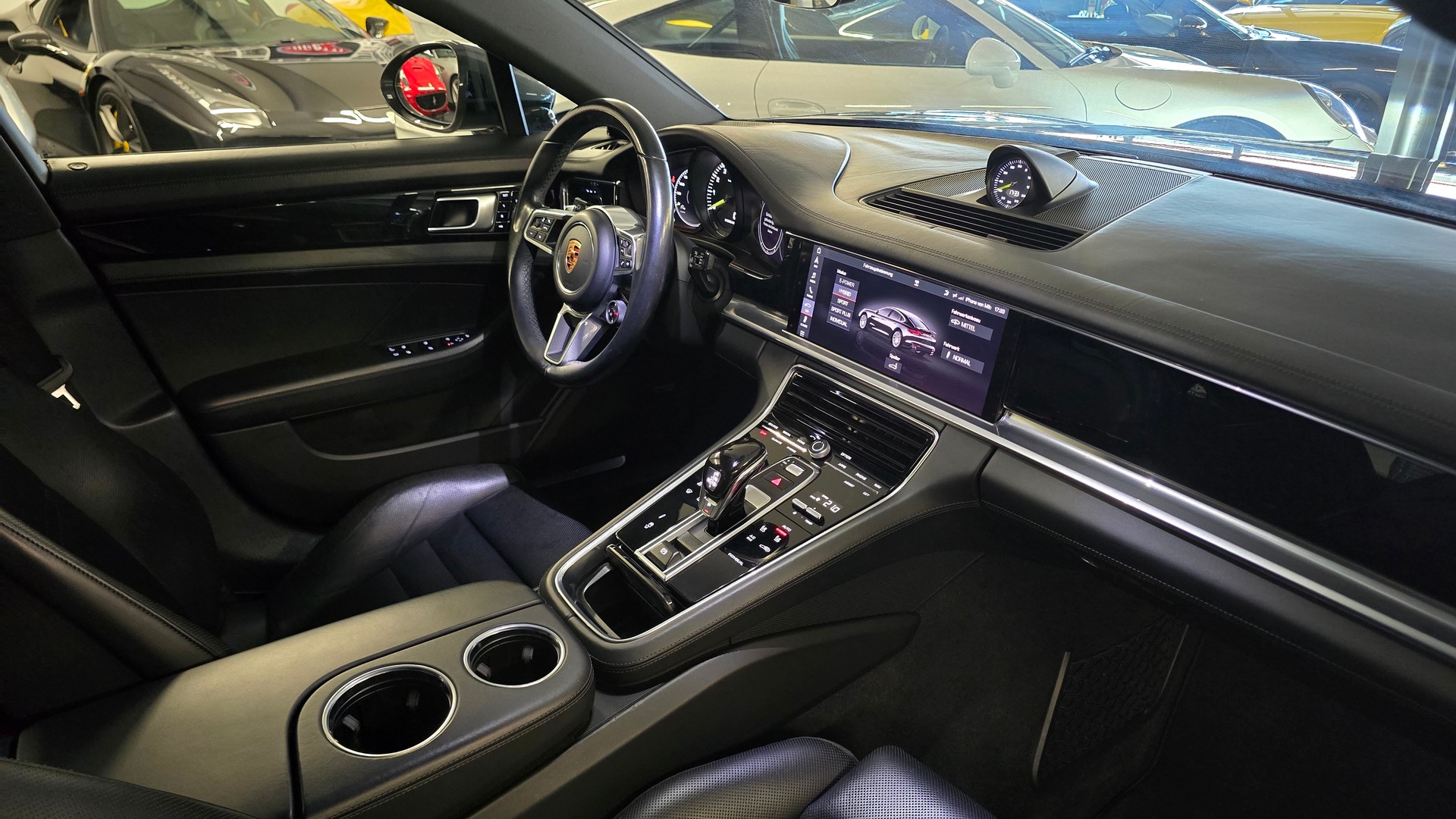 PORSCHE Panamera 4 E-Hybrid PDK-image-21