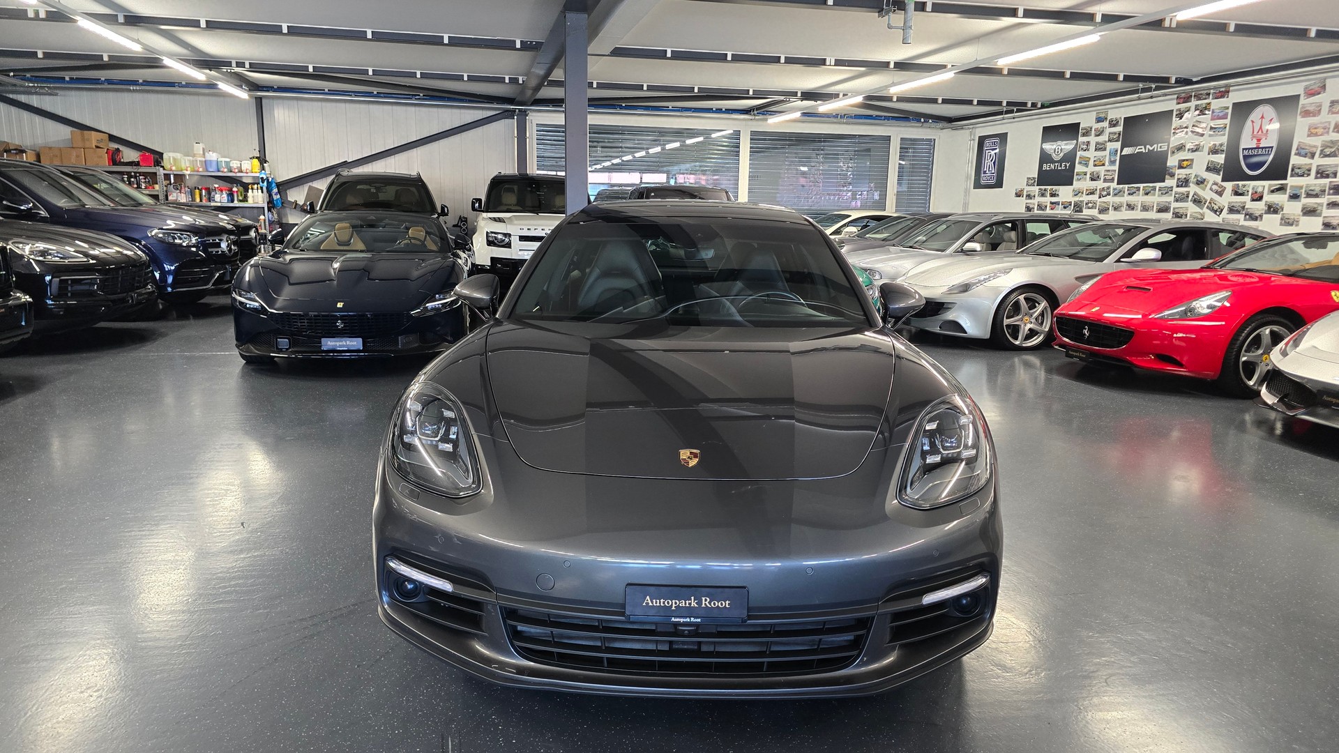 PORSCHE Panamera 4 E-Hybrid PDK-showroom-element-2