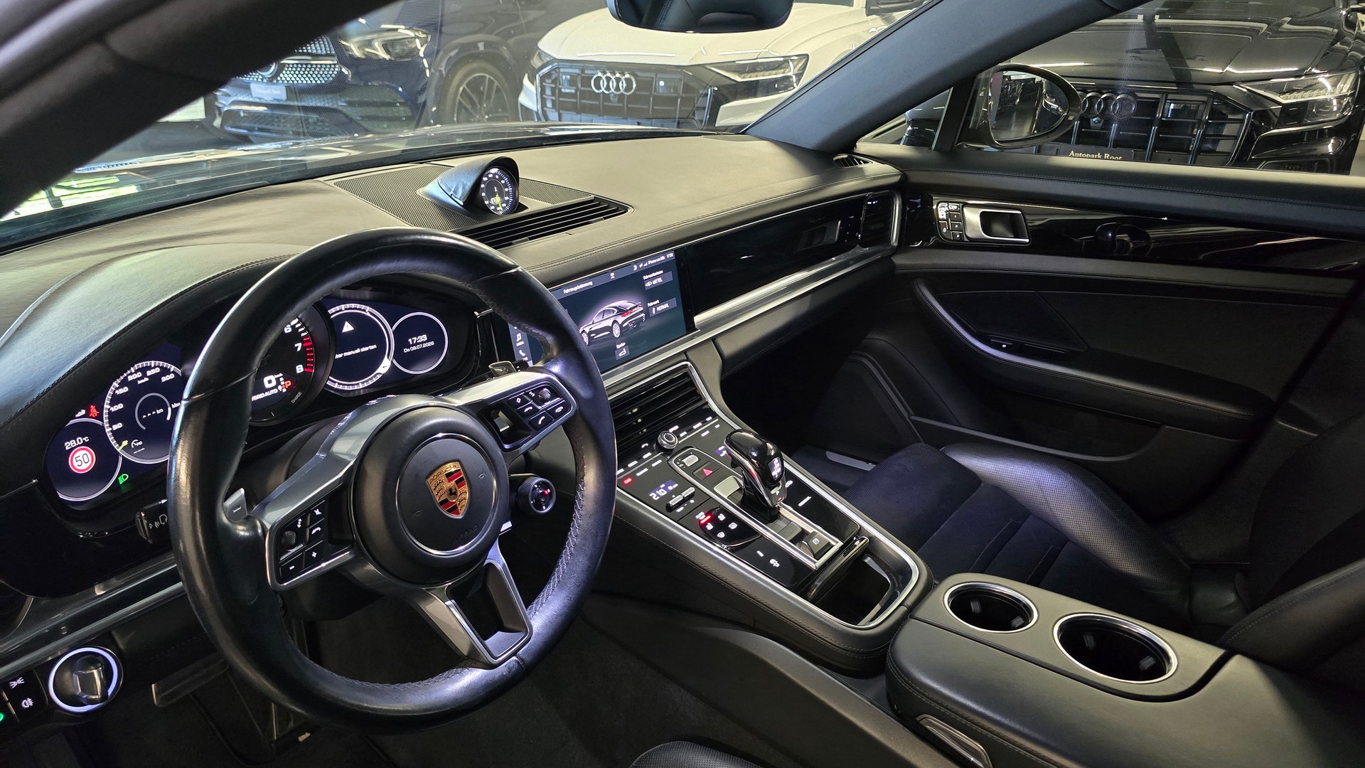 PORSCHE Panamera 4 E-Hybrid PDK-image-20