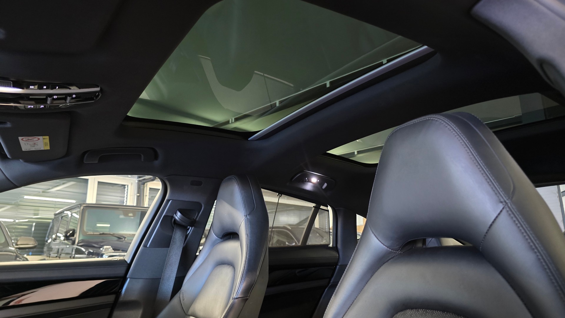 PORSCHE Panamera 4 E-Hybrid PDK-image-18