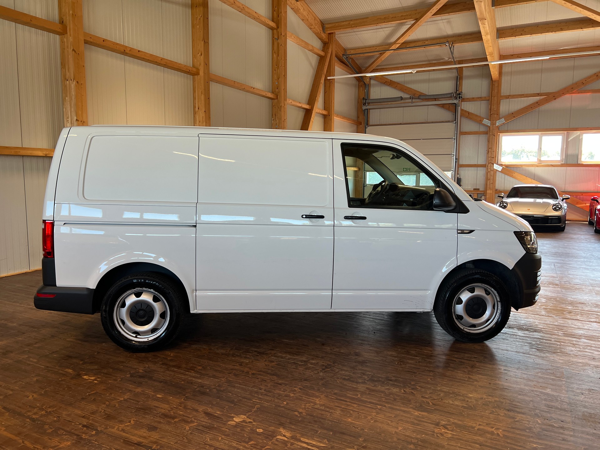 VW T6 2.0 TSI 4Motion DSG-showroom-element-3